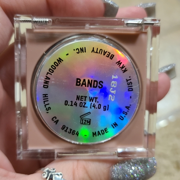 NEW KKW Beauty Flashing Lights Pressed Powder in Bands turquoise blue - Picture 14 of 16